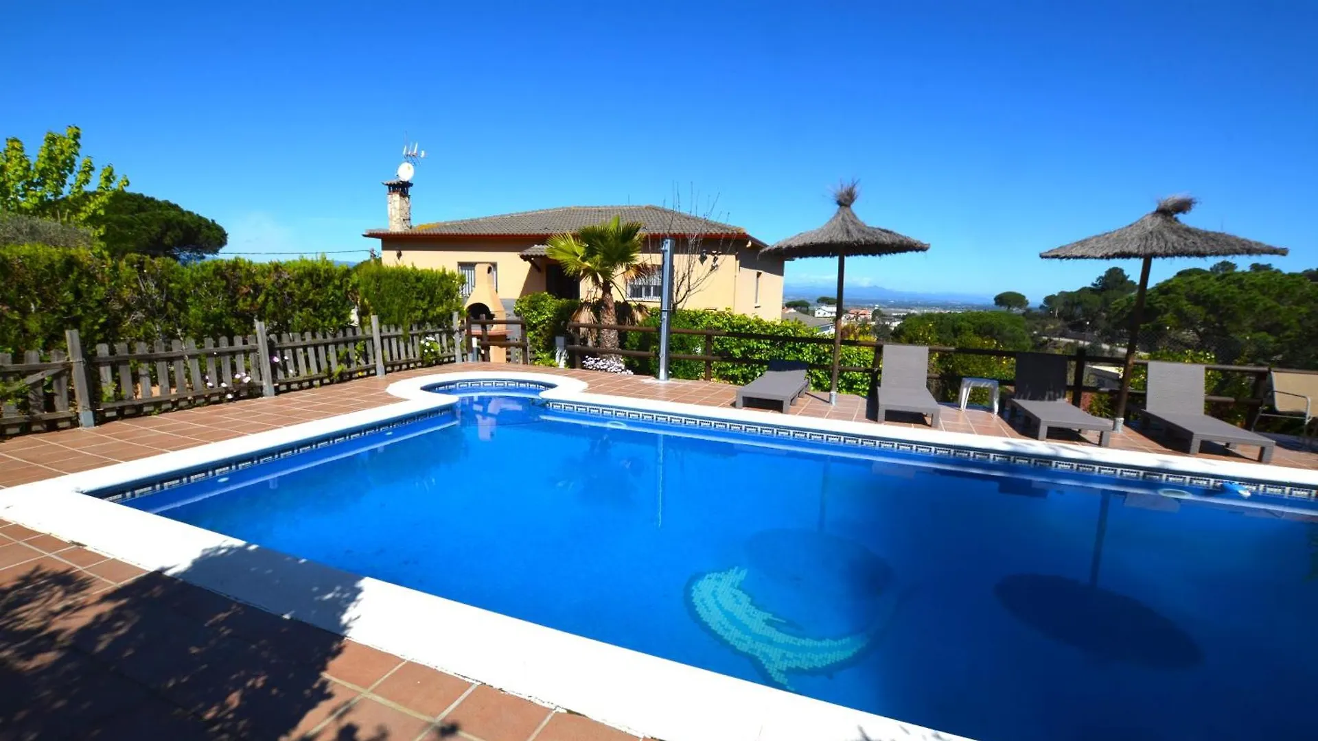 Villa Pelican 8 People 8 Kms Lloret De Mar Massanet De La Selva