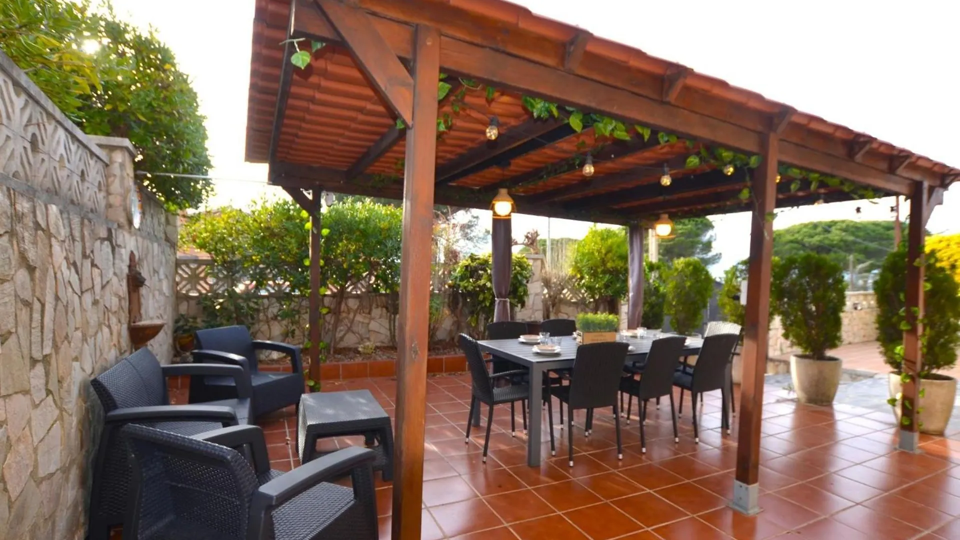 Villa Pelican 8 People 8 Kms Lloret De Mar Massanet De La Selva Spain